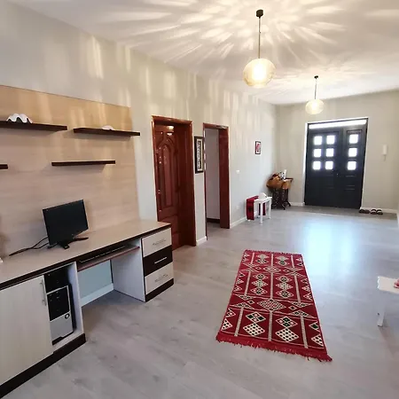 Leatis Apartment *