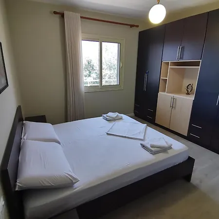 Leatis Apartment *